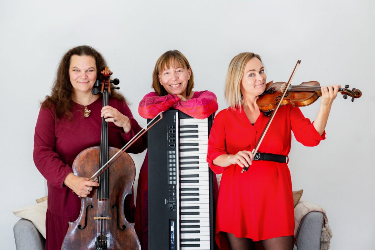 Burgenländischer Chanson mit dem Frauen-Trio  SUNNADL