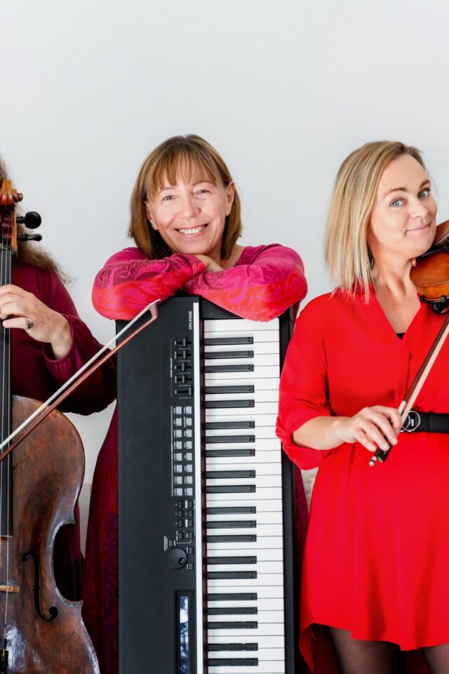 Burgenländischer Chanson mit dem Frauen-Trio  SUNNADL